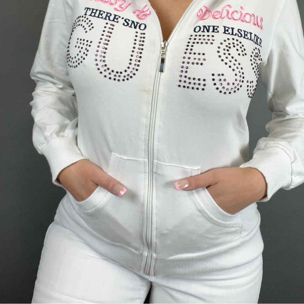 ❌SOLD❌ Guess *STAINED* Y2K White Zip Hoodie - Picture 3 of 8